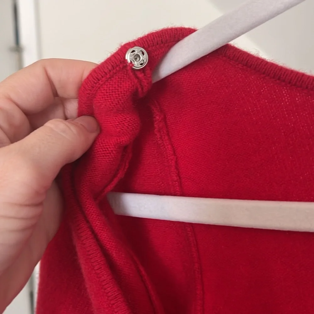 White +‎ Warren CASHMERE BALLET NECK TOP IN CRIMSON